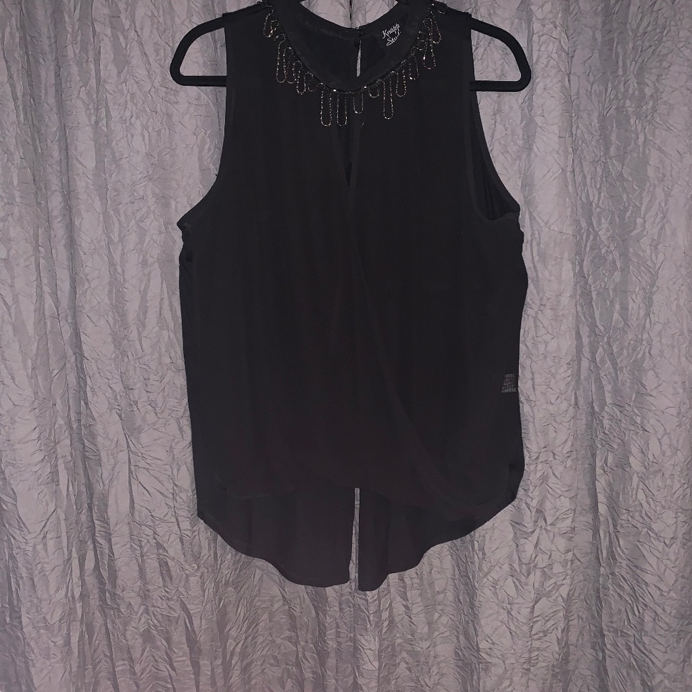 Ladies sleeveless blouse